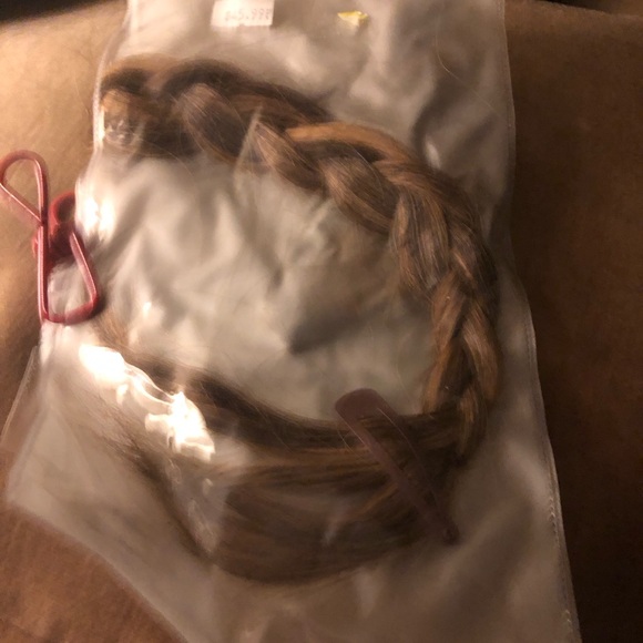 Silky Human Hair Frosted Brunette 18” Braid Extender - 856 $25 or $20 w/offer - Picture 2 of 3